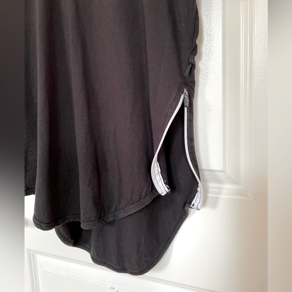 Unisex Two Toned T-Shirt w/Zipper Detail - Picture 3 of 6